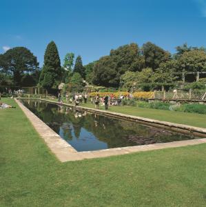Bodnant Gardens .